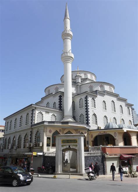 İsmini bir şekilde bir yerlerde duydunuz ama nerede doğduğu, ailesinin. Cengiz Topel Moschee