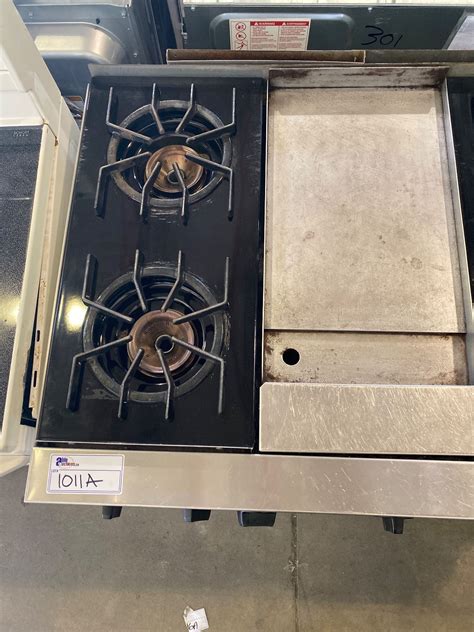 Ultraline Professional Gas Range With 6 Burners Griddlesimmer Plate
