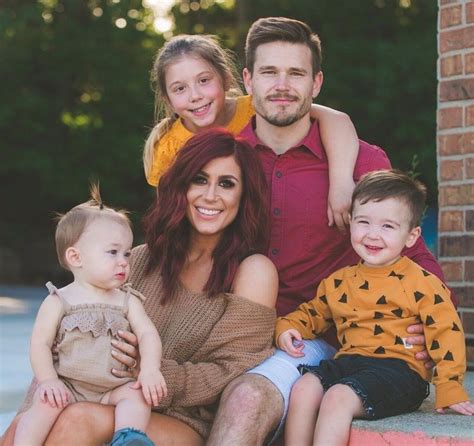 Pin By Courtney Douglas On Teen Mom Chelsea Chelsea Houska Hair Fall Family Picture Outfits