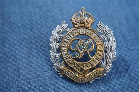 WW2 British Army Officer's Cap Badge. Royal Engineers. Kings Crown. in ...