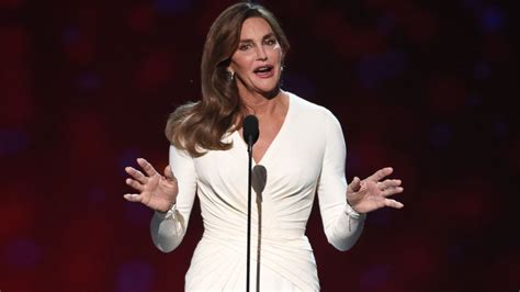 See Caitlyn Jenner Preach Acceptance In Emotional Espys Award Speech