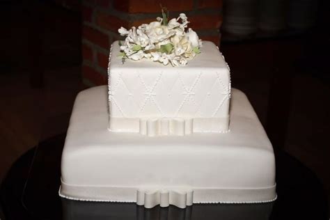 Ideas For Square Wedding Cakes Lovetoknow