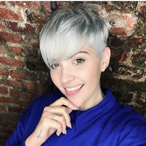 It seems as if the era of longer, messier haircuts is coming to an end. 10 Stylish Feminine Pixie Haircuts, Short Hair Styles 2020 ...