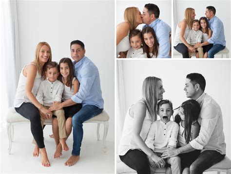 Sesión Familiar En Estudio Con Hijos Mayores Wabisabi Fotografía