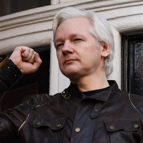 Julian Assange Lanceur Dalerte Apôtre De La Transparence Et Paria