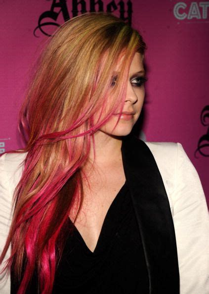 Picture Of Avril Lavigne Pink Hair Hair Stylish Hair
