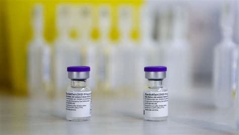 Orientar al personal aplicador de vacuna sobre los elementos técnicos de la vacuna. España pierde miles de dosis de la vacuna de Pfizer contra ...