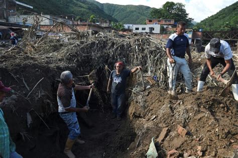 hope fading in search for venezuela landslide survivors digital journal