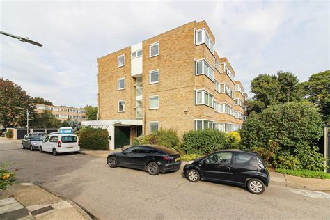 Property In Queenswood Gardens Wanstead London E11 3sf
