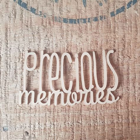 Precious memories ( Acrylique Beige ) | Sagaposcrap