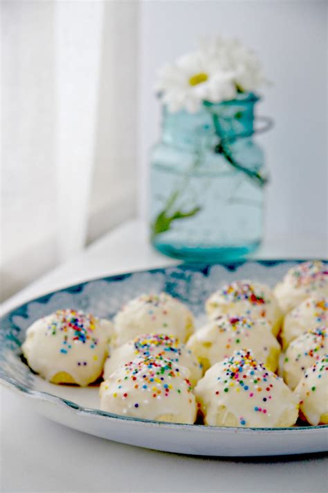 We didn't have much chocolate over pignoli cookies are standard at any italian bakery. Anginetti Italian Lemon Drop Cookies | Recipe | Lemon drop ...