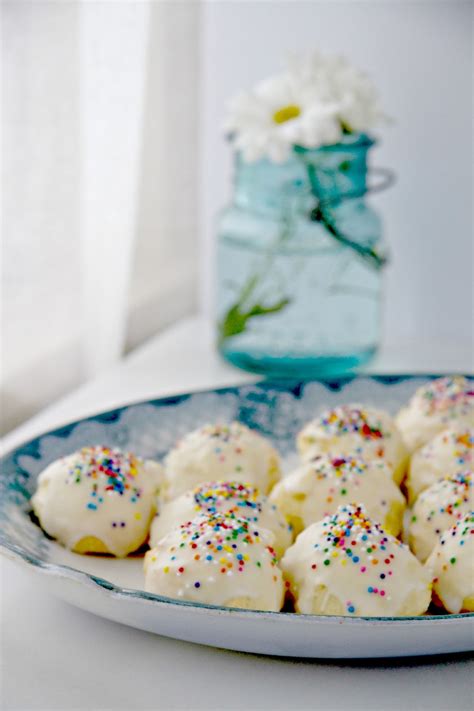 Oh and the book i made these italian christmas cookies from says that you can. Anginetti Italian Lemon Drop Cookies | Recipe | Lemon drop ...