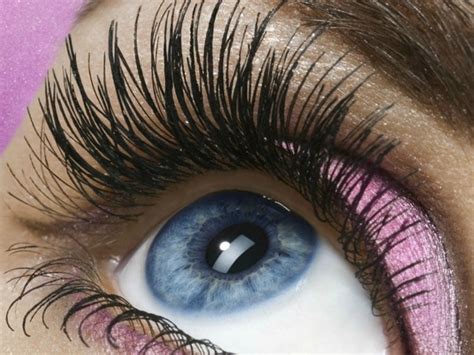 How To Make Your Eyelashes Look Fuller