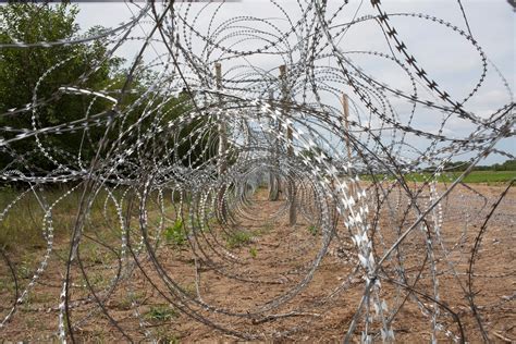 In Pictures The Barbed Wire Fences That Scar Refugees And Europe
