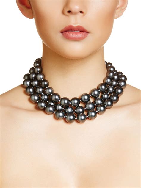 When And How To Wear Your Black Pearl Necklace Pearlsonly