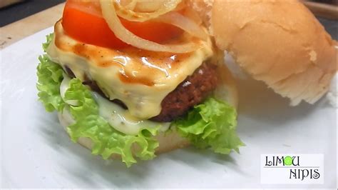 Hari ini db nak kongsikan cara buat ramly burger special yang sangat sedap! BURGER DAGING - YouTube