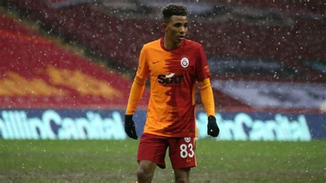 Süper lig'in ilk yarısını 39 puanla üçüncü sırada bitiren galatasaray, transfer benfica'nın tottenham'a kiraladığı ancak forma şansı bulamayan 22 yaşındaki orta saha gedson. Galatasaray, Benfica'ya Gedson Fernandes'i sürekli oynatma ...