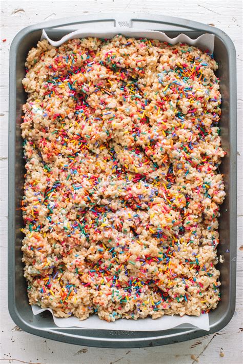 Rice Krispie Treats with Sprinkles - College Housewife