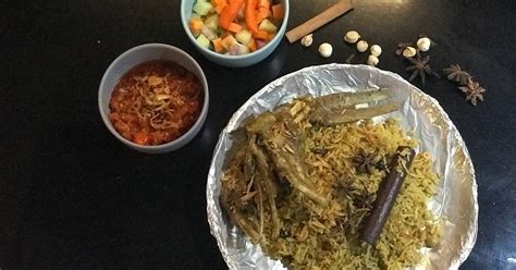 Nasi kebuli memang sangat akrab dengan masyarakat timur tengah. 6 resep nasi kebuli khas timur tengah enak dan sederhana ...