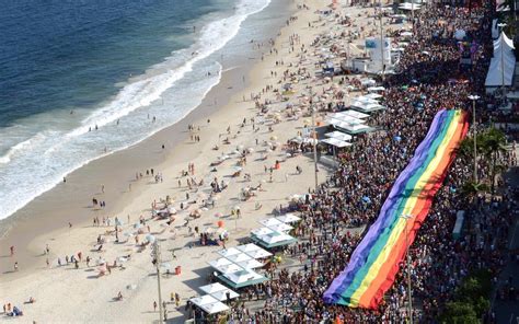 Fotos Parada Gay Em Copacabana No Rio Fotos Em Rio De Janeiro G