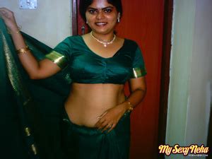 India Nude Neha In Traditional Green Saree Stripping Na Xxx Dessert