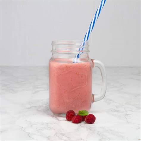 Keto Raspberry Smoothie Just 5 Ingredients Oh So Foodie