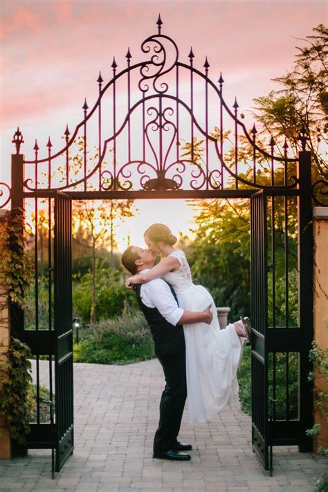 18 Electric Wedding Kisses That Will Leave You Weak In The Knees Huffpost Life