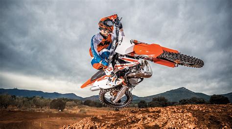 First and foremost, is the 2018 ktm 250sx better than the 2017 ktm 250sx? KTM 250 SX specs - 2017, 2018 - autoevolution