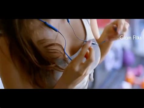 Kiara Advani Hot Intro Scene From The Movie Vinaya Videhya Rama Xnxx Com