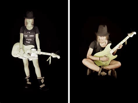 Una Muchacha Y Una Guitarra Paula Christian Oneto Gaona Para El Documento Flickr