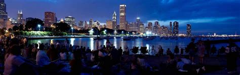 Chicago Nightlife Things To Do At Night Big Bus Tours