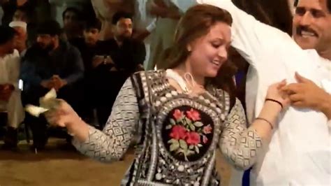 Beautiful Girls Dance Peshawar Mujra New Pashto Mujra 2017 Beautiful Girls Youtube