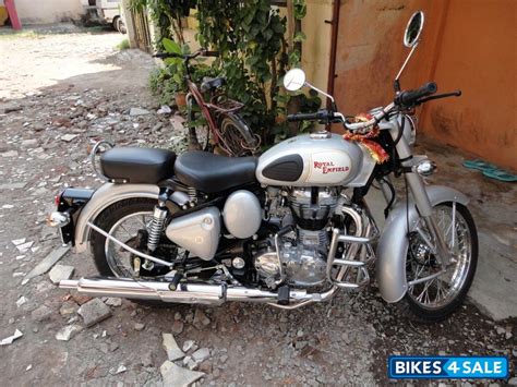 In terms of dimensions, the classic is 2,160mm in overall length, 790mm in overall width, and 1,090mm in overall height. Silver Royal Enfield Classic 350 Picture 1. Album ID is ...