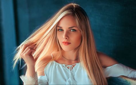 Download Green Eyes Blonde Woman Model Hd Wallpaper