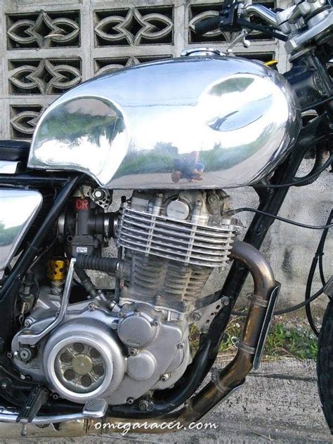 Timeless styling and simplicity define yamaha's sr400. Yamaha SR Custom Tank | Stinky Style | Omega Racer ...