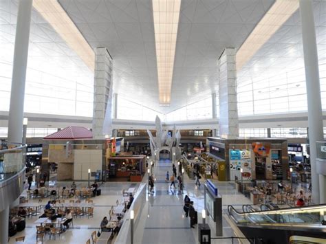 Where to Eat at Dallas/Fort Worth International Airport (DFW) | Dallas