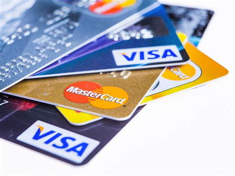 Luckily for visa and mastercard customers, these credit card networks are the most widely accepted around the world. La menace plane sur Visa et Mastercard | Conseiller