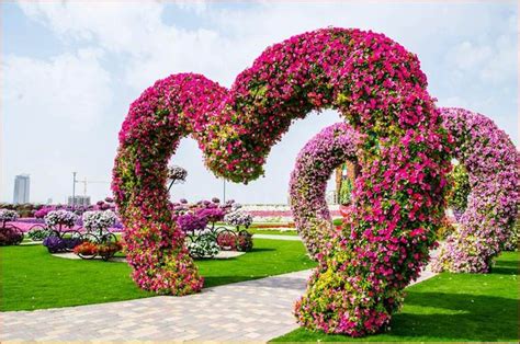 The Most Beautiful And Biggest Natural Flower Garden In