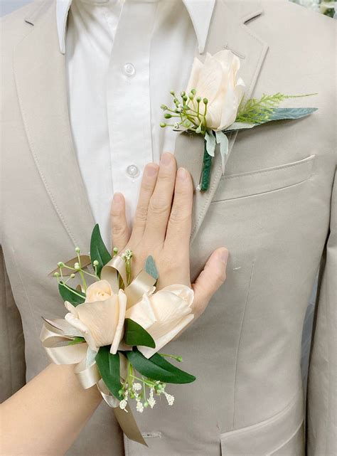 prom flowers corsage wrist corsage wedding prom corsage and boutonniere bridesmaid corsage