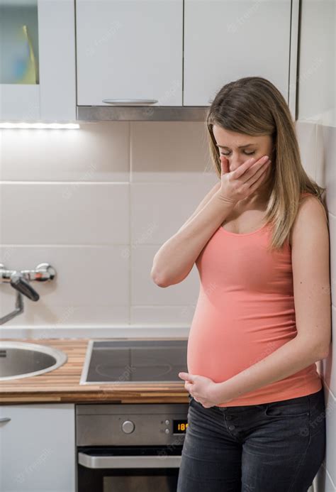 Premium Photo Pregnant Woman With Vomiting Upset Pregnant Woman With