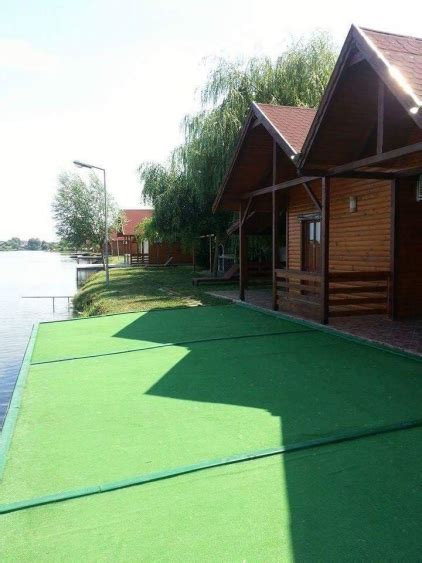 Milionarul își ridică noua locație la paradisul verde, pe malul lacului. Complexul Pescarium din Corbeanca