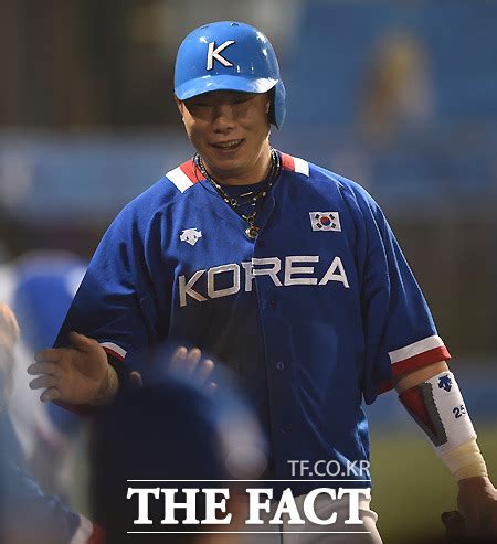 주요 소식 블리자드 고객지원 팀 운영시간 변경 (2020년 1월 1일 시행) TF포토 나지완 '오늘도 콜드게임 승이야' - 포토 > 기사 - 더팩트
