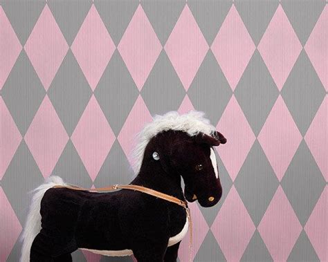 Unlike wallpaper for walls, these wall stencils for painting are more a more affordable solution to covering a large feature wall. Large Diamonds Classic Harlequin Wall Stencil - Modern Wallpaper Pattern for Painting in Bedroom ...