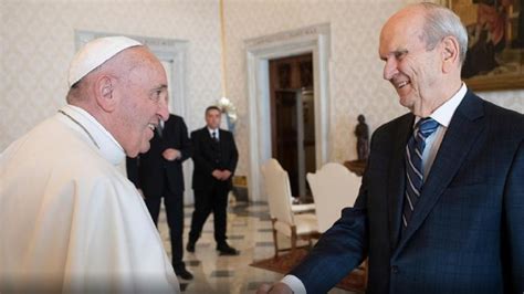 El Profeta Se Reúne Con El Papa Francisco En El Vaticano