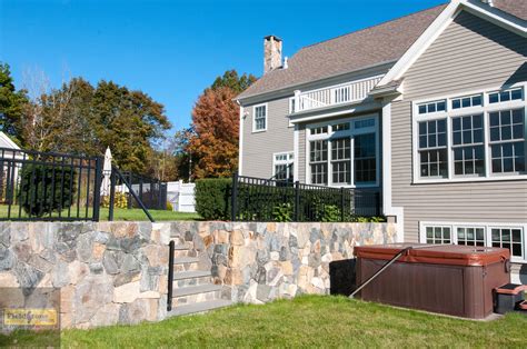 Impressive Stone Wall Using Fieldstone Veneers New England Blend In