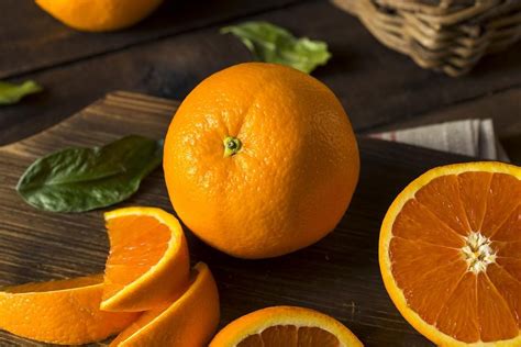 Then there's the 1½ days' worth of vitamin c, 30 percent of a day's vitamin a (regular navels have just 2 percent), and 15 percent of a day's folate, for just 80 calories. Cara Cara Oranges Are This Year's Trendiest Citrus Fruit ...