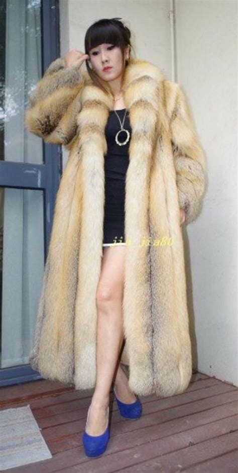 Pin By Mark George On Furcoats2 Fur Coats Women Fur Fashion Girl Coat