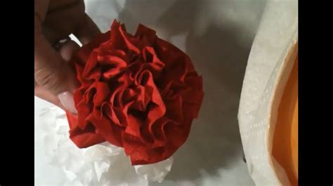 We did not find results for: Tischdekoration aus Servietten: Papier Rose basteln ...