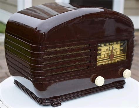 *American*Radio*Design* - - Deco-Mid Century, Retro Styled Vintage Tube Radios : ARVIN Art Deco 