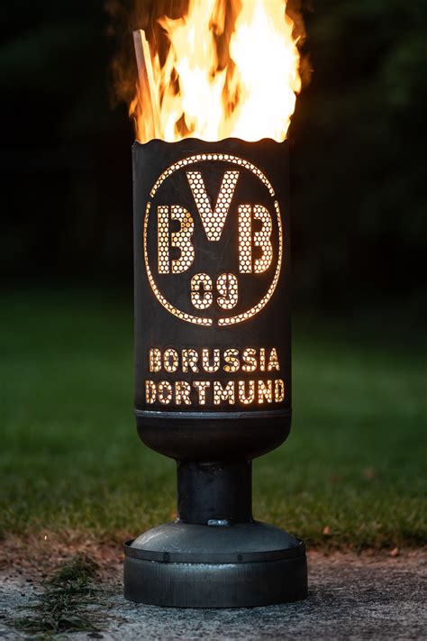 Dortmund, commonly known as borussia dortmund, bvb, or simply dortmund, is a german professional sports cl. Feuerkorb Borussia Dortmund BVB Gasflasche | Feuerflair ...